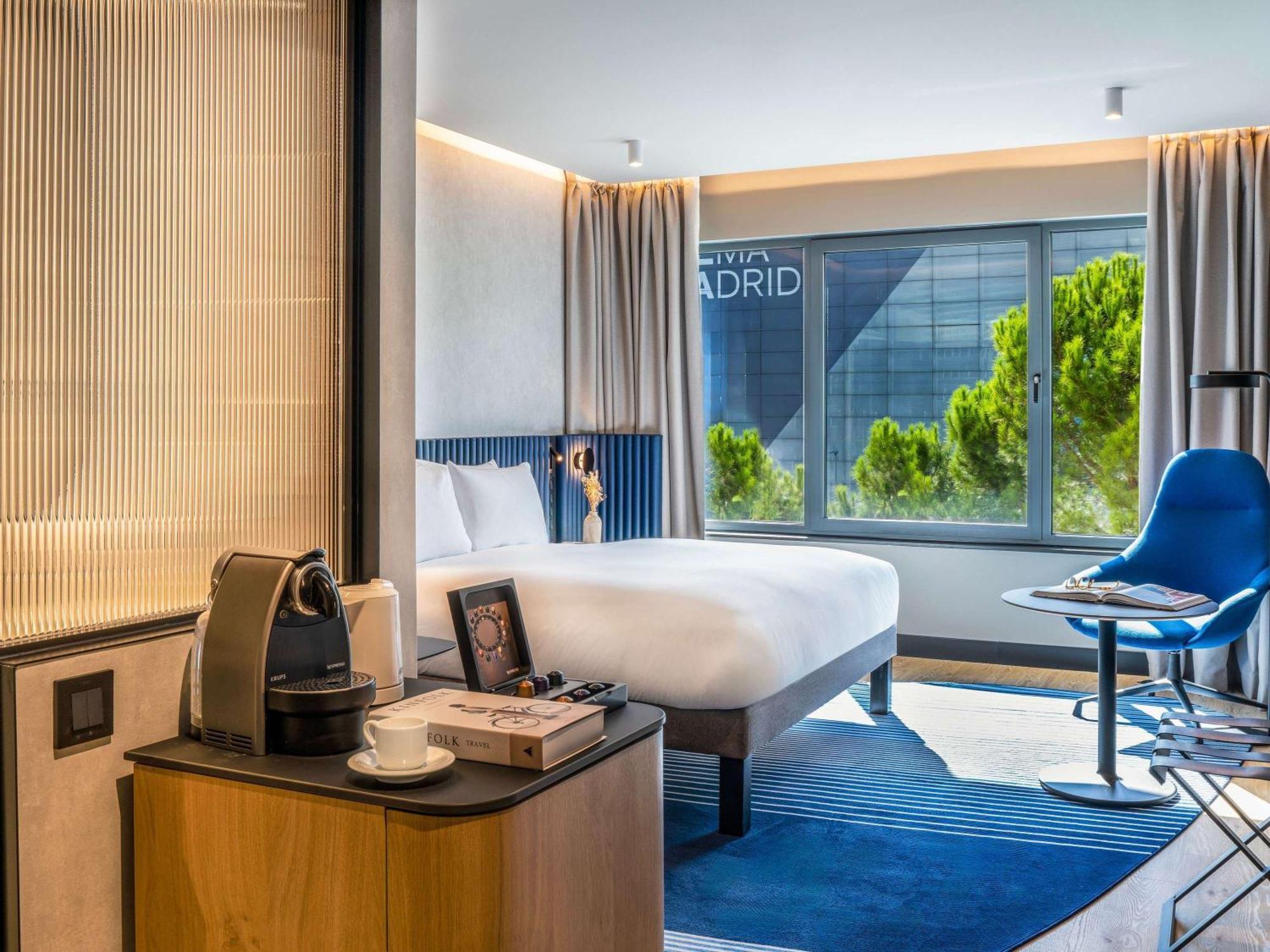Pullman Madrid Airport & Feria Hotel Bagian luar foto