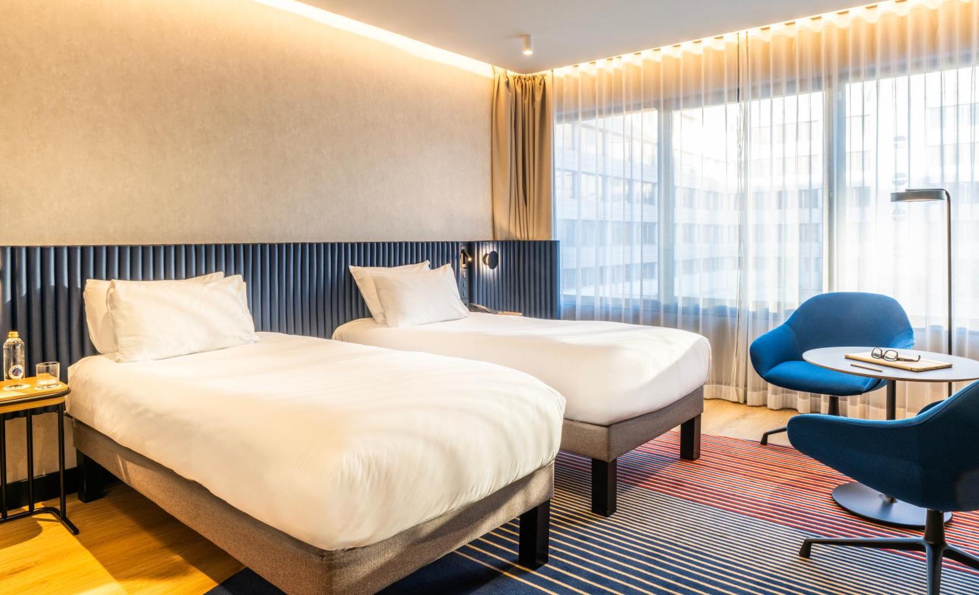 Pullman Madrid Airport & Feria Hotel Bagian luar foto