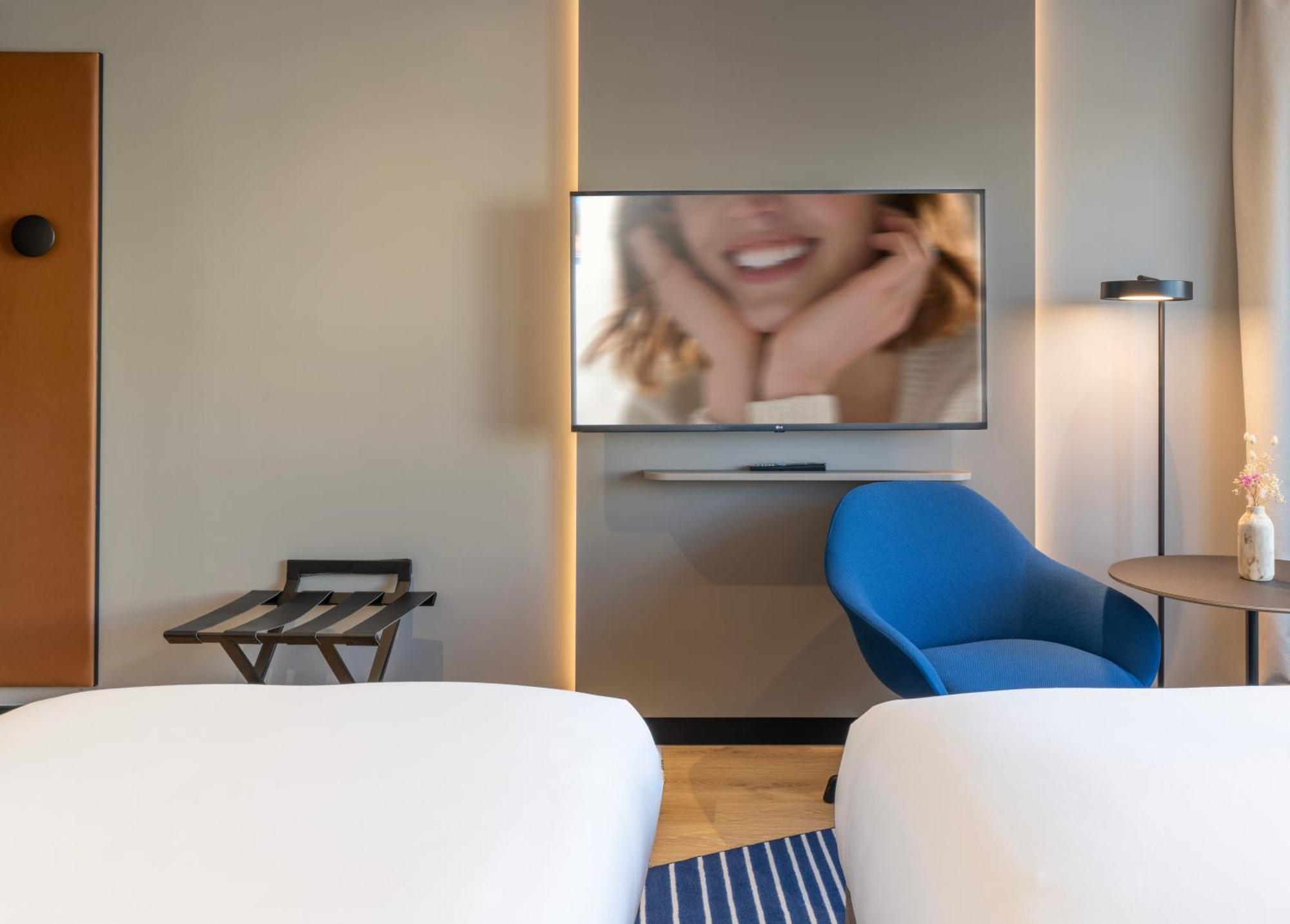 Pullman Madrid Airport & Feria Hotel Bagian luar foto