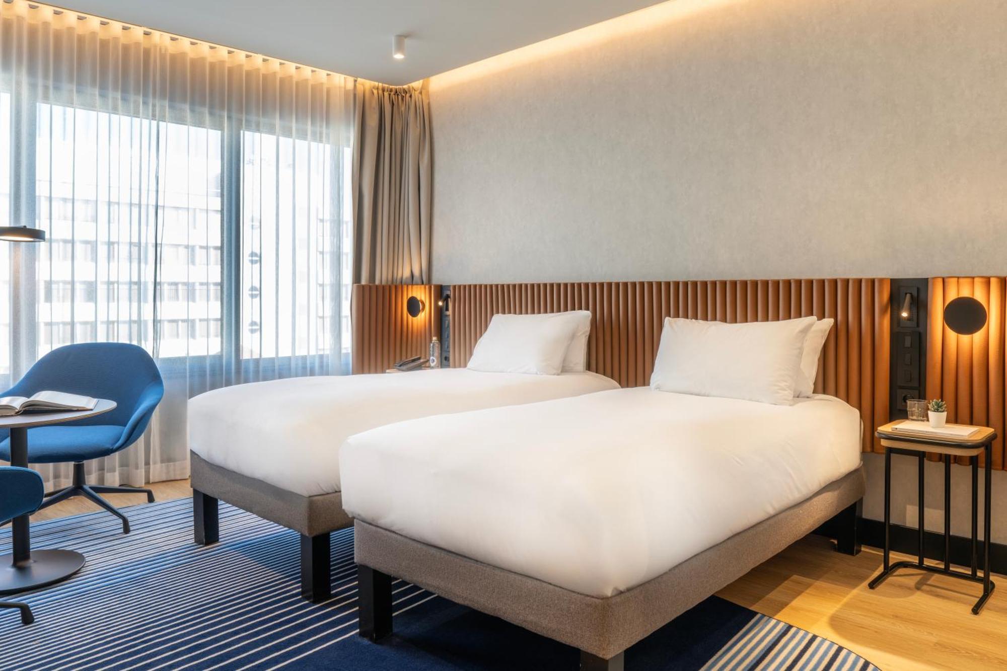 Pullman Madrid Airport & Feria Hotel Bagian luar foto