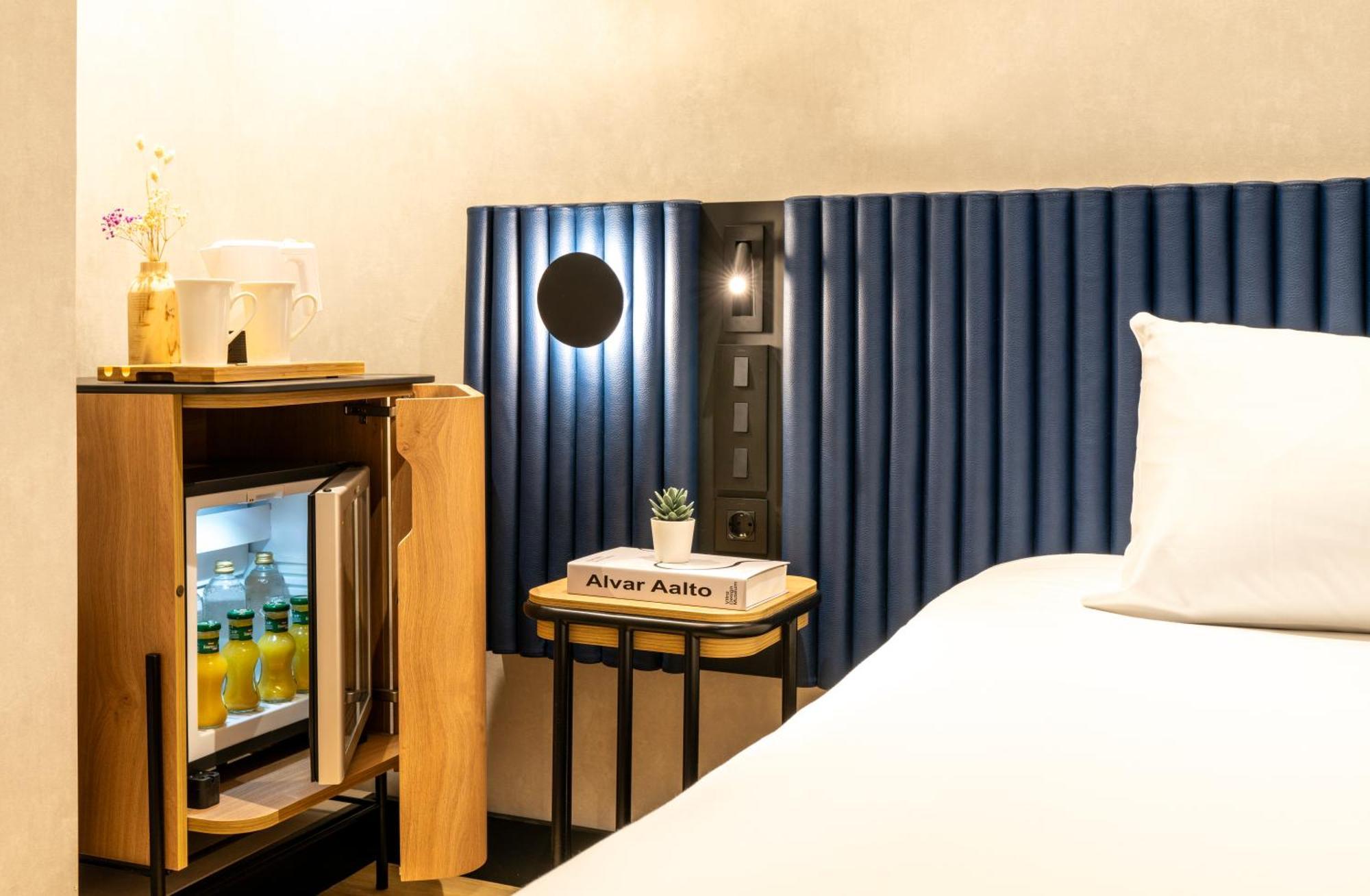 Pullman Madrid Airport & Feria Hotel Bagian luar foto
