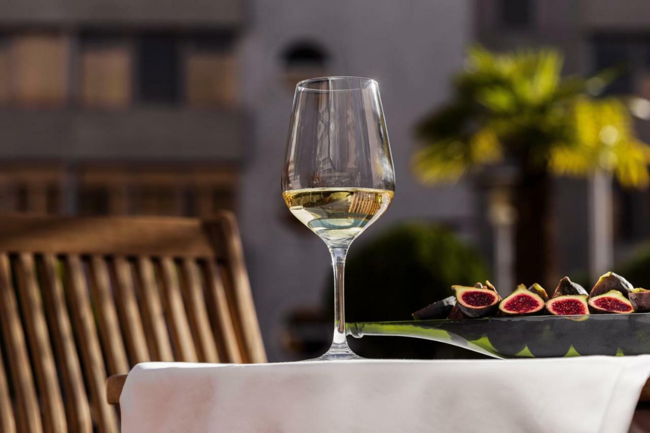 Pullman Madrid Airport & Feria Hotel Bagian luar foto
